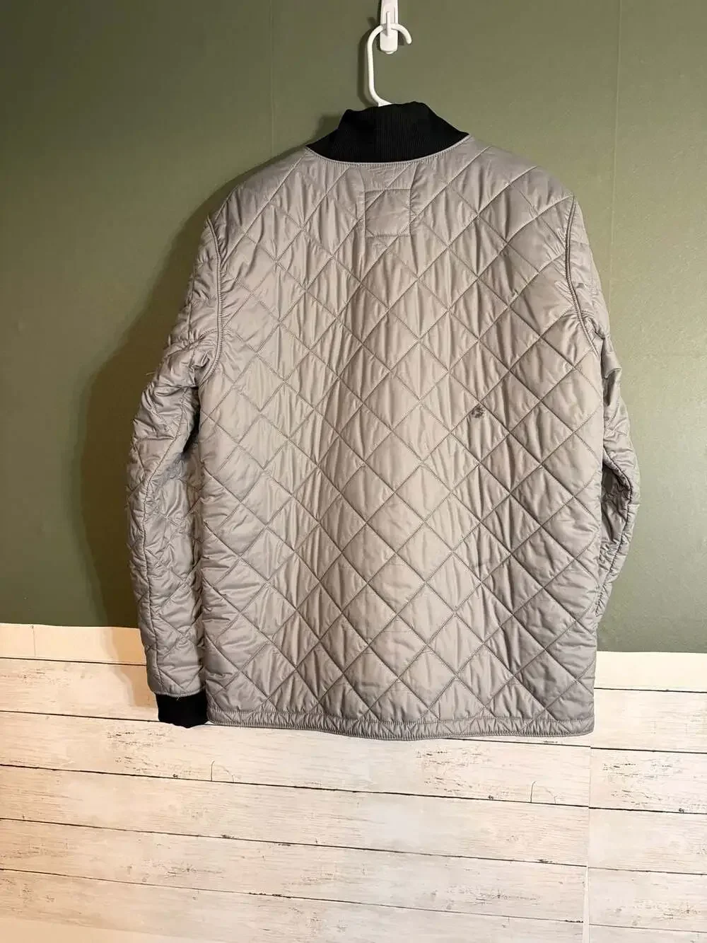 The North Face Mens Jester Quilted Bomber Jacket Gray Sherpa Lined Large